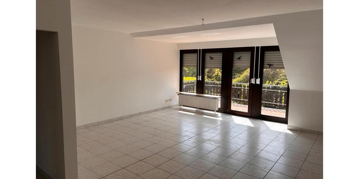 Etagenwohnung Bonn - 3 Zimmer, 95 m&sup2;, 1.300&euro; | Angebot:26582024