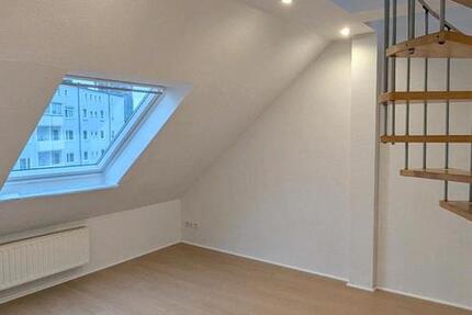 Zentrale 1-Zimmerwohnung mit Galerie + kleiner Dachterrasse zimmer