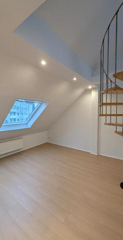 Zentrale 1-Zimmerwohnung mit Galerie + kleiner Dachterrasse zimmer