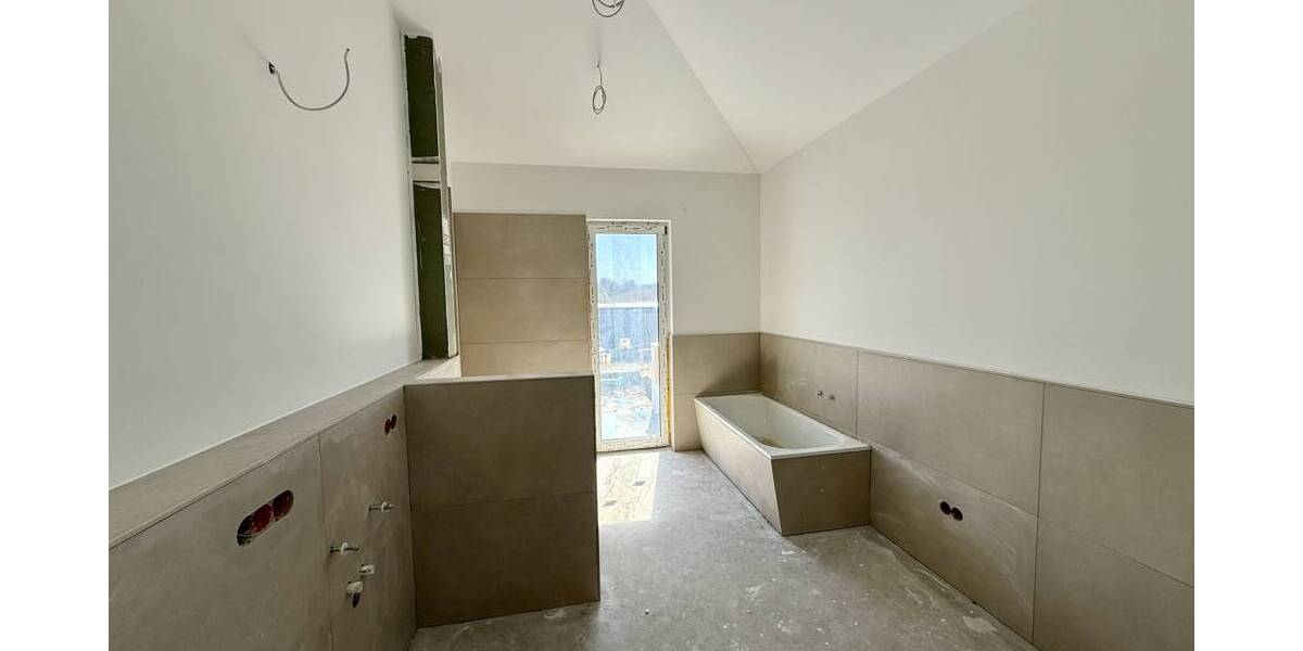 Etagenwohnung Leopoldshöhe - 4 Zimmer, 143 m&sup2;, 2.015&euro; | Angebot:26128592