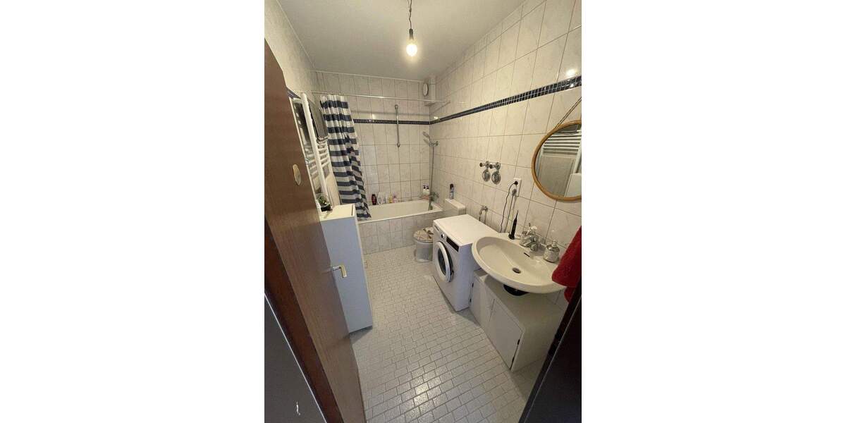 Helle möblierte 75 m² Wohnung mit Panorama & Garage 2 zimmer