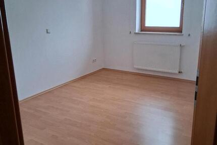 Wohnung Lalling - 4 Zimmer, 100 m&sup2;, 900&euro; | Angebot:25172881