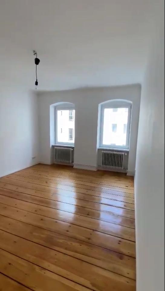 Zwischenmiete: Unmöbeliertes WG-Zimmer 01.10.-25.10. in Neukölln