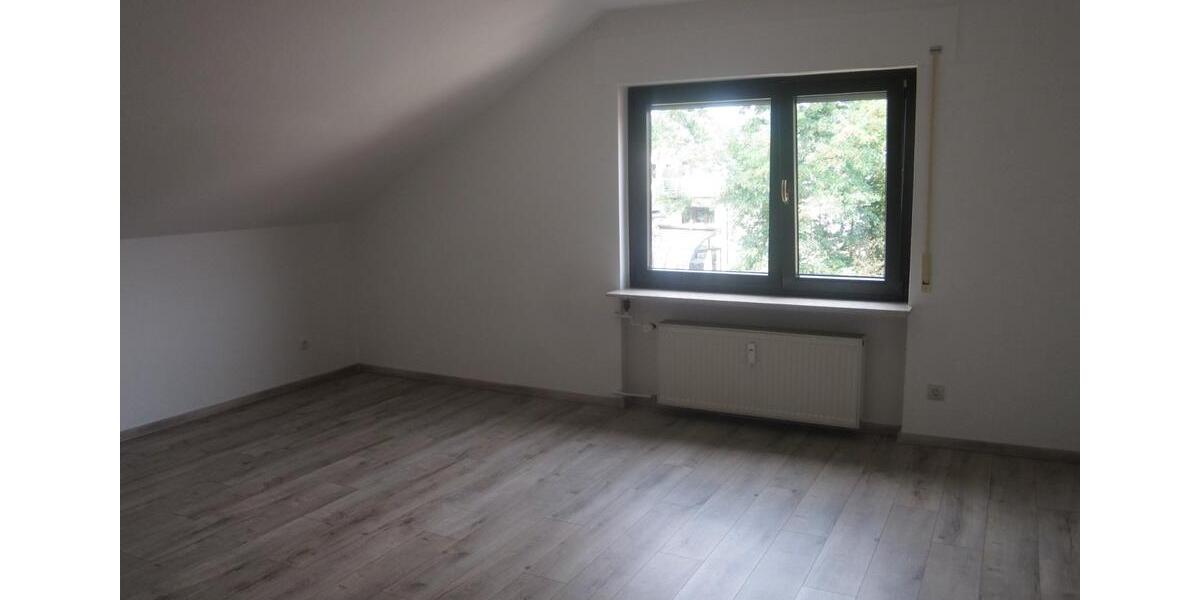 Dachgeschoßwohnung Weiterstadt - 4 Zimmer, 114 m&sup2;, 1.260&euro; | Angebot:26272075