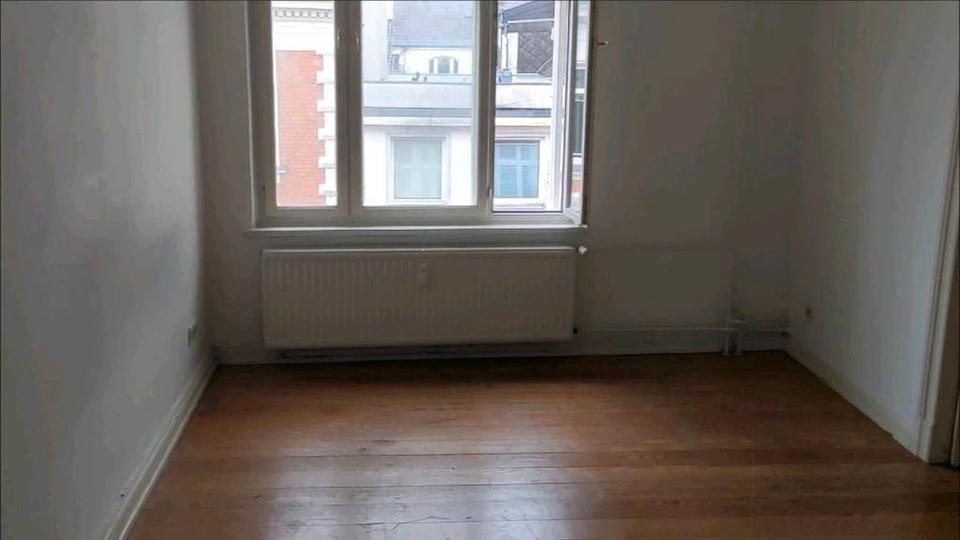 Etagenwohnung Flensburg - 3 Zimmer, 83 m&sup2;, 490&euro; | Angebot:26598204