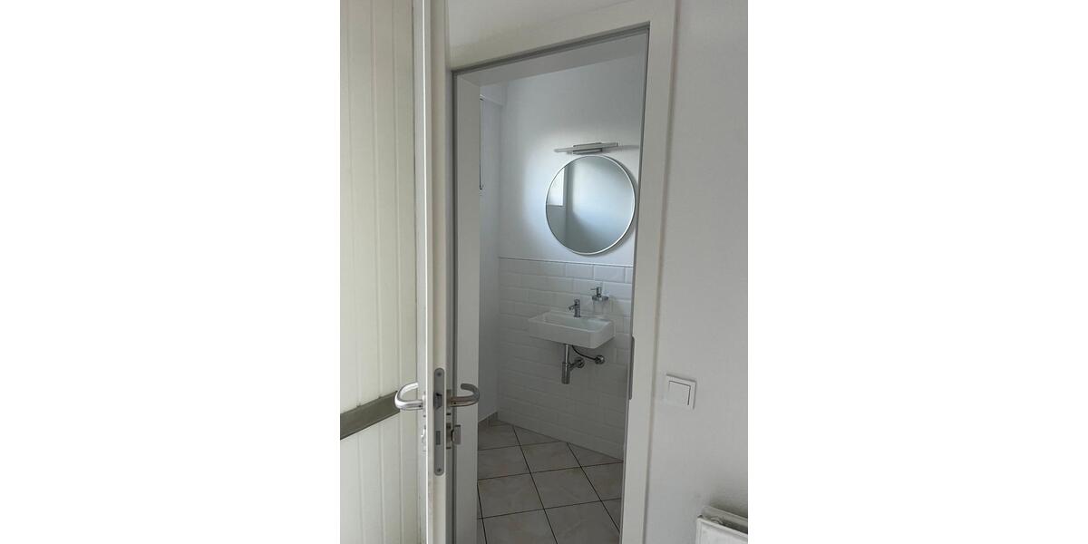 Modernisiertes Reihenendhaus – Stilvolles Wohnen mit Garten & vie 5 zimmer