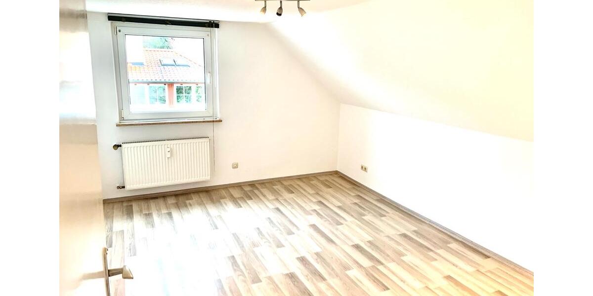 Dachgeschoßwohnung Altenkunstadt - 2 Zimmer, 50 m&sup2;, 420&euro; | Angebot:26538664