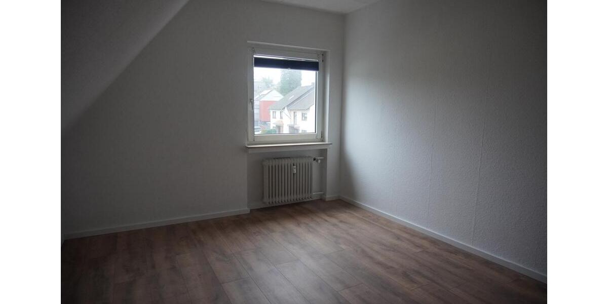 Dachgeschoßwohnung Bad Honnef - 3 Zimmer, 82 m&sup2;, 900&euro; | Angebot:24478584