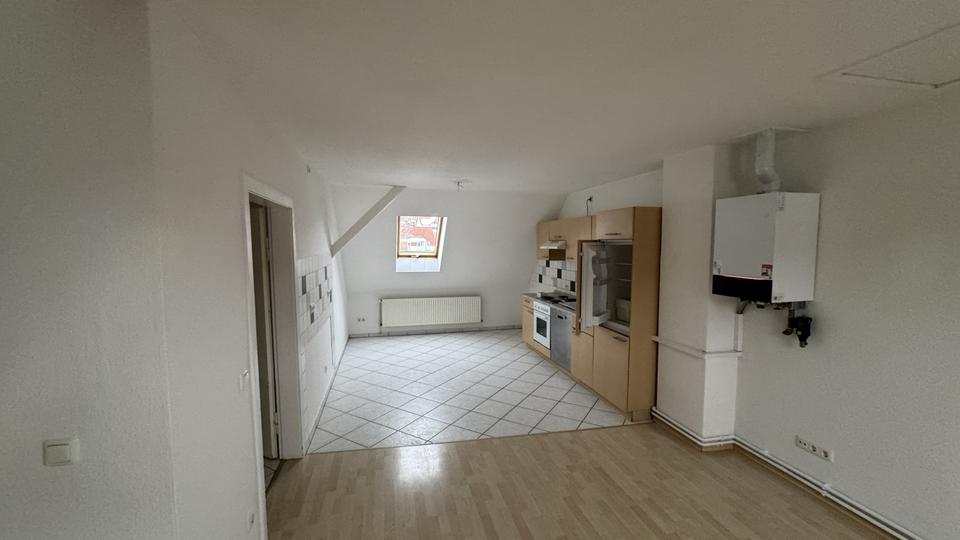 Dachgeschoßwohnung Bad Salzdetfurth - 4 Zimmer, 90 m&sup2;, 780&euro; | Angebot:24793435