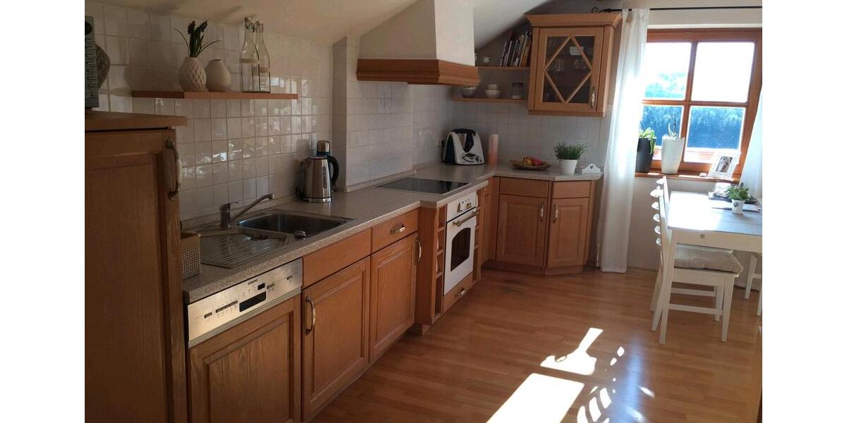 Dachgeschoßwohnung Neukirchen vorm Wald - 3 Zimmer, 85 m&sup2;, 775&euro; | Angebot:25159599