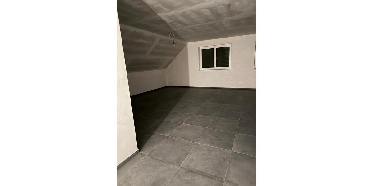 Dachgeschoßwohnung Brachttal - 3 Zimmer, 90 m&sup2;, 630&euro; | Angebot:24893205