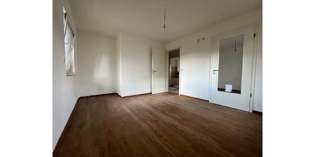 Einfamilienhaus Weinböhla - 5 Zimmer, 155 m&sup2;, 2.300&euro; | Angebot:25351472