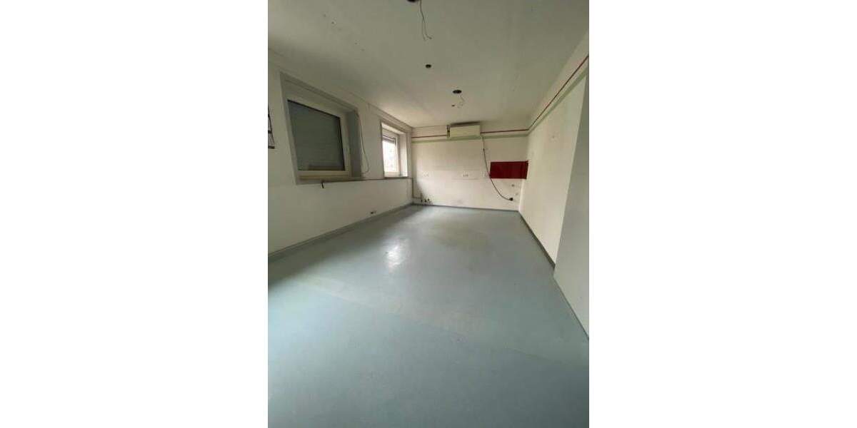 Gewerbeobjekt Nürnberg Langwasser - 6 Zimmer, 125 m&sup2;, 1.250&euro; | Angebot:25665546