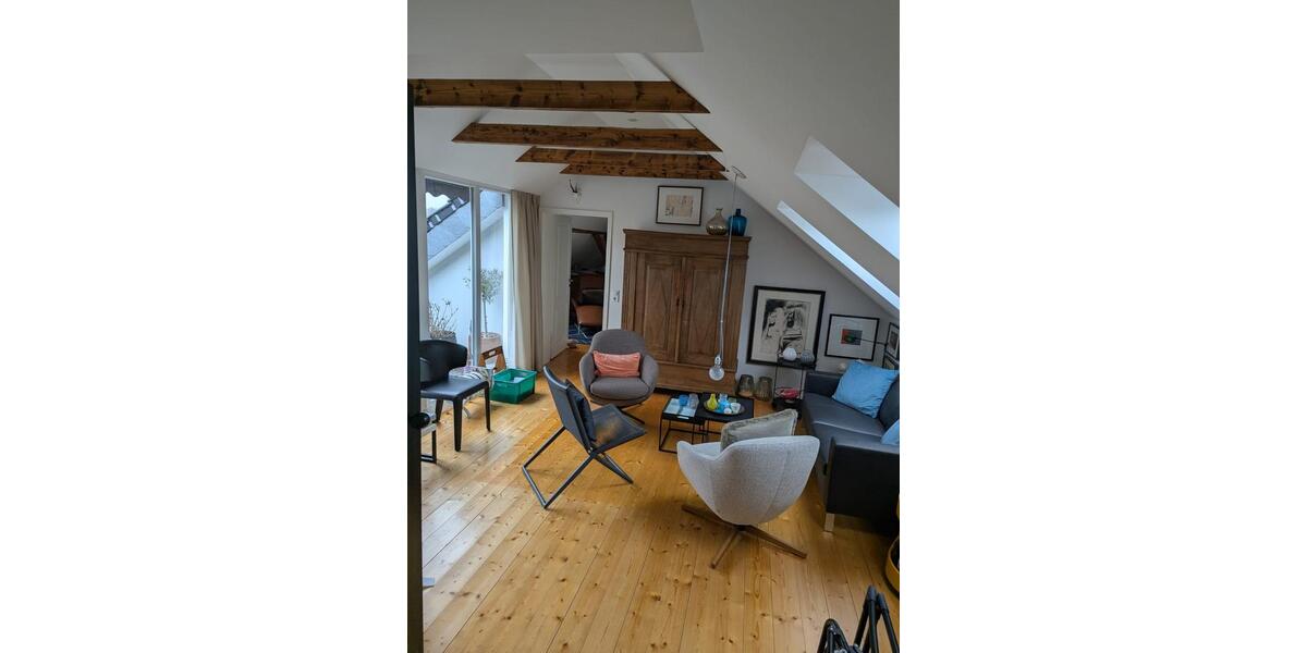 Dachgeschoßwohnung Detmold - 4 Zimmer, 110 m&sup2;, 1.300&euro; | Angebot:25231630