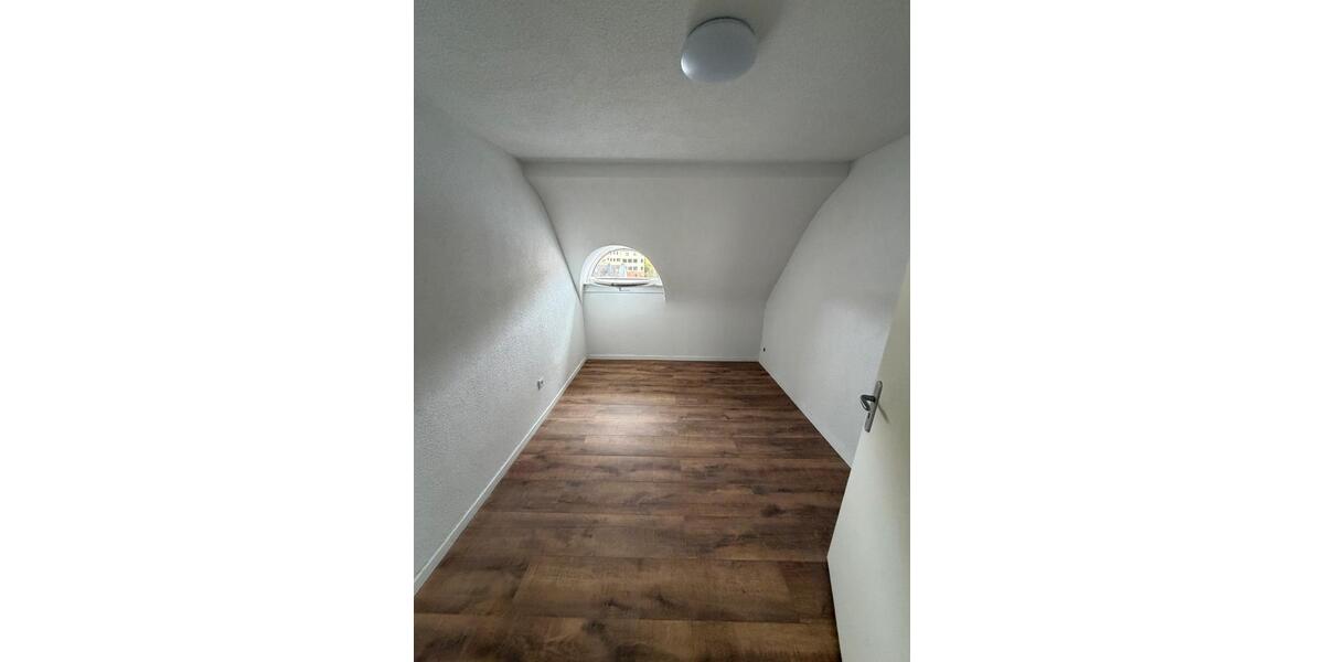 Dachgeschoßwohnung Idar-Oberstein Oberstein - 1 Zimmer, 100 m&sup2;, 500&euro; | Angebot:26123892
