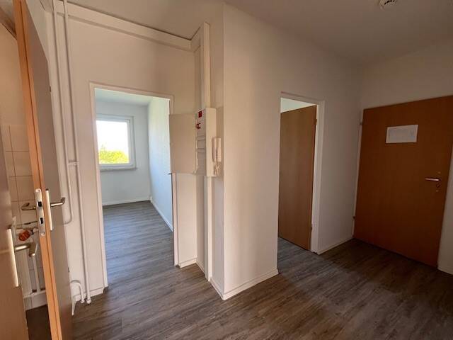 Etagenwohnung Zwickau Neuplanitz - 4 Zimmer, 85 m&sup2;, 500&euro; | Angebot:26673963