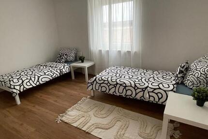 Wohnung Schierling - 8 Zimmer, 180 m&sup2;, 500&euro; | Angebot:24749440