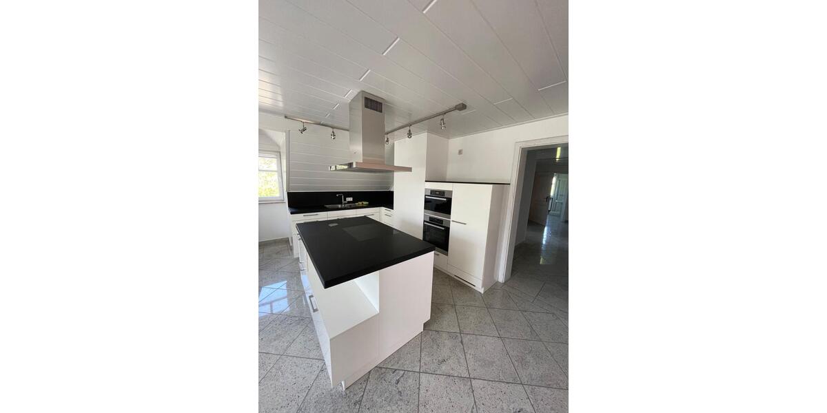 Dachgeschoßwohnung Buttenheim - 4 Zimmer, 119 m&sup2;, 1.200&euro; | Angebot:26561819