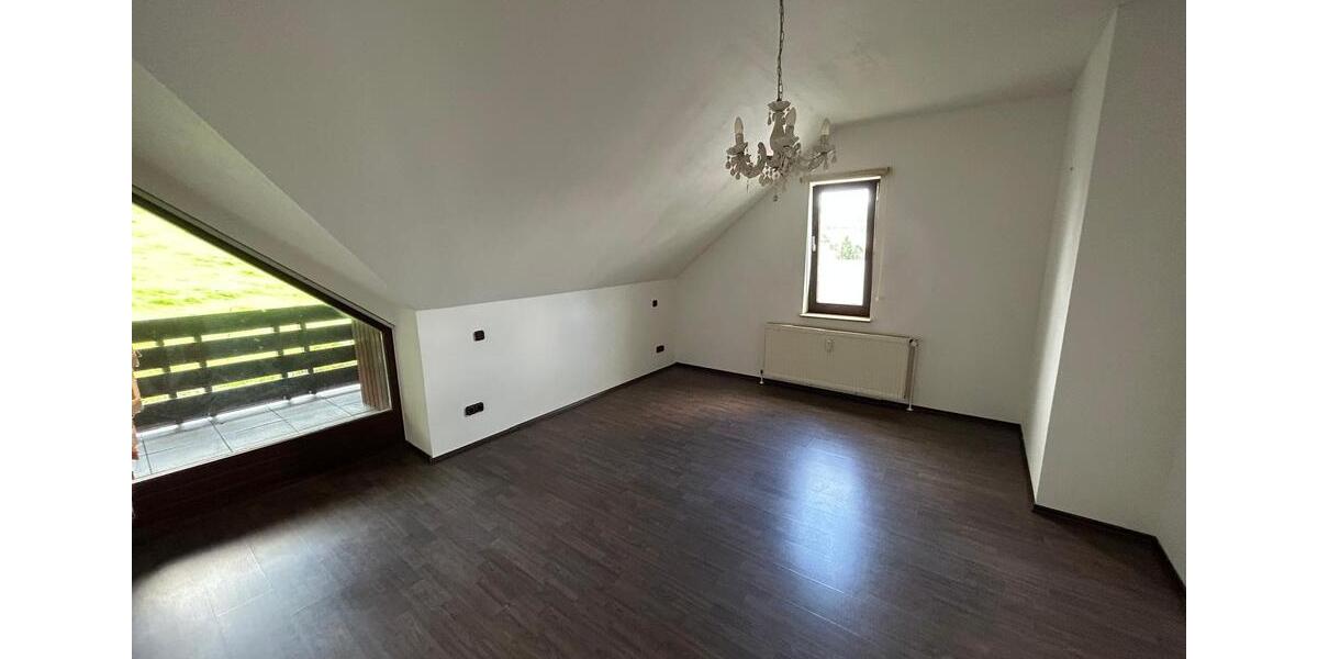 Dachgeschoßwohnung Bodenwerder - 2 Zimmer, 76 m&sup2;, 450&euro; | Angebot:22479649