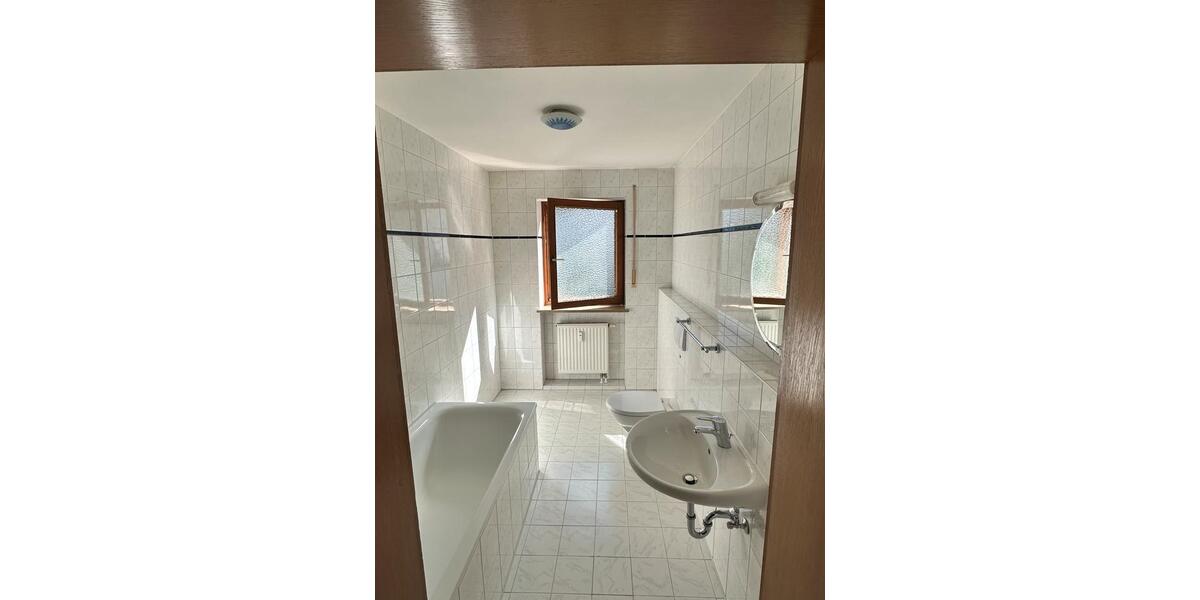 Etagenwohnung Meitingen - 5 Zimmer, 100 m&sup2;, 1.475&euro; | Angebot:26442375