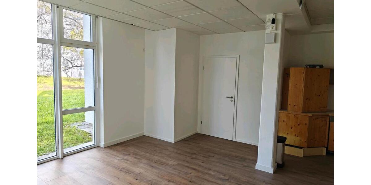 Erdgeschoßwohnung Bempflingen - 4 Zimmer, 80 m&sup2;, 1.300&euro; | Angebot:26238428