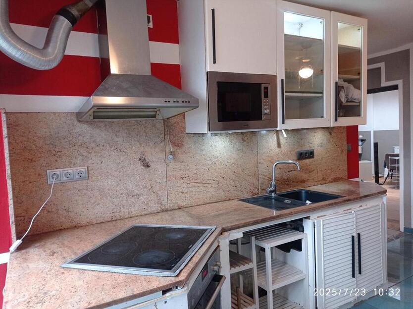 room in sunny house in green Pankow area