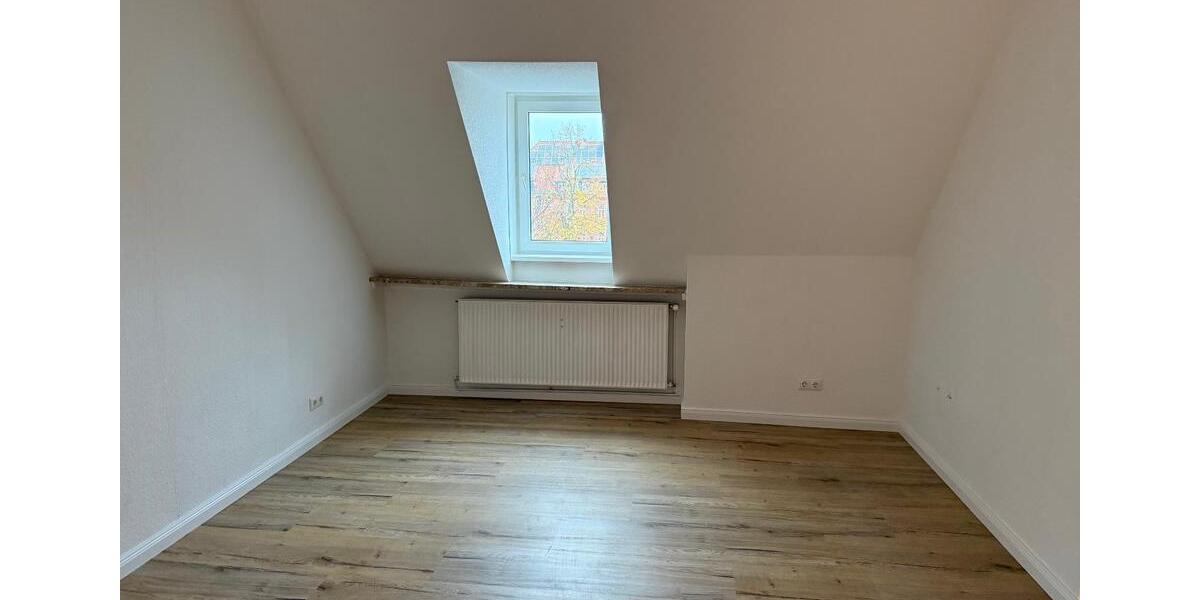 Dachgeschoßwohnung Nienburg (Weser) - 1 Zimmer, 20 m&sup2;, 400&euro; | Angebot:25569983