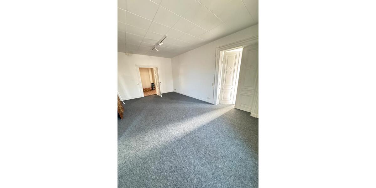 Erdgeschoßwohnung Braunschweig - 4 Zimmer, 150 m&sup2;, 1.495&euro; | Angebot:26236383