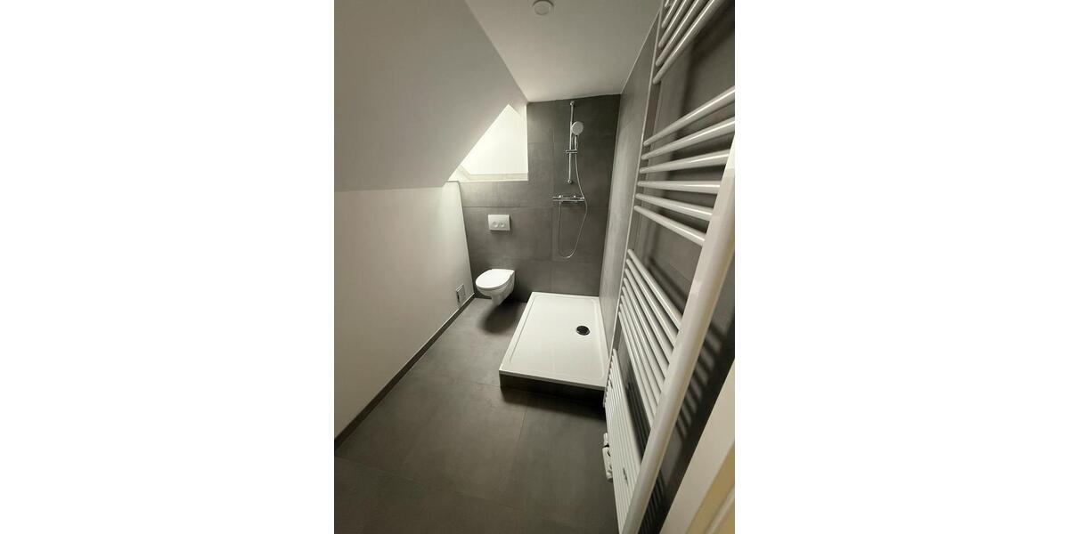 Wohnen auf Zeit Glauchau - 8 Zimmer, 156 m&sup2;, 15&euro; | Angebot:17320207