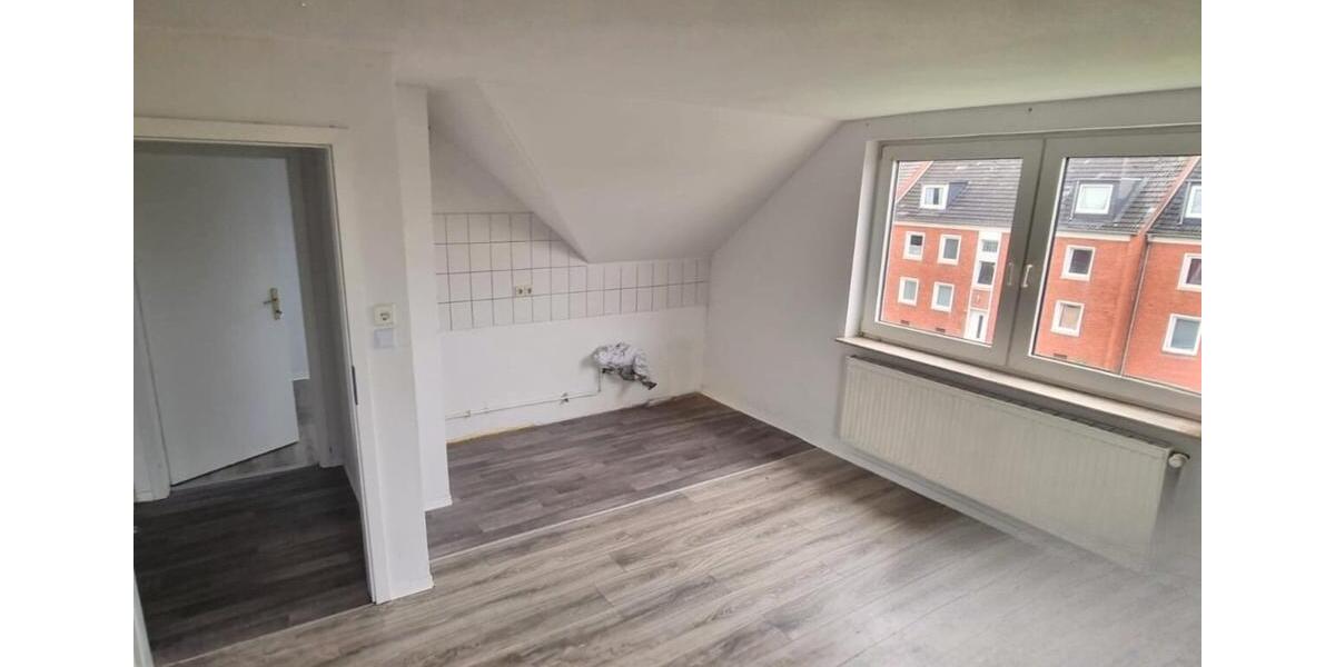 Dachgeschoßwohnung Hage - 3 Zimmer, 32 m&sup2;, 420&euro; | Angebot:23529557