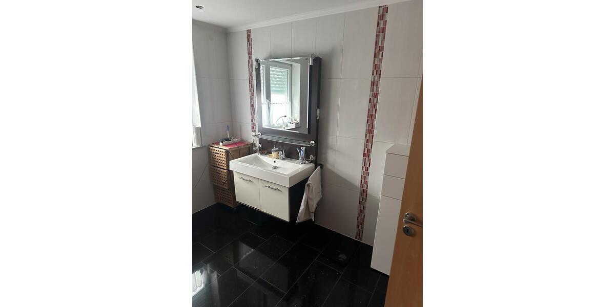 Etagenwohnung Kirchlengern - 2 Zimmer, 120 m&sup2;, 1.300&euro; | Angebot:24384064