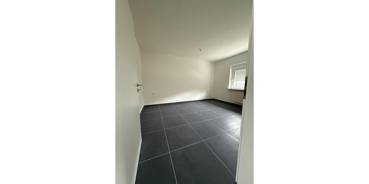 Erdgeschoßwohnung Völklingen - 3 Zimmer, 100 m&sup2;, 850&euro; | Angebot:25539811