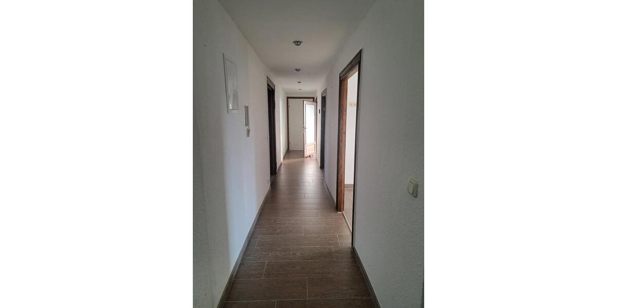 Etagenwohnung Burg - 5 Zimmer, 130 m&sup2;, 1.040&euro; | Angebot:25830133