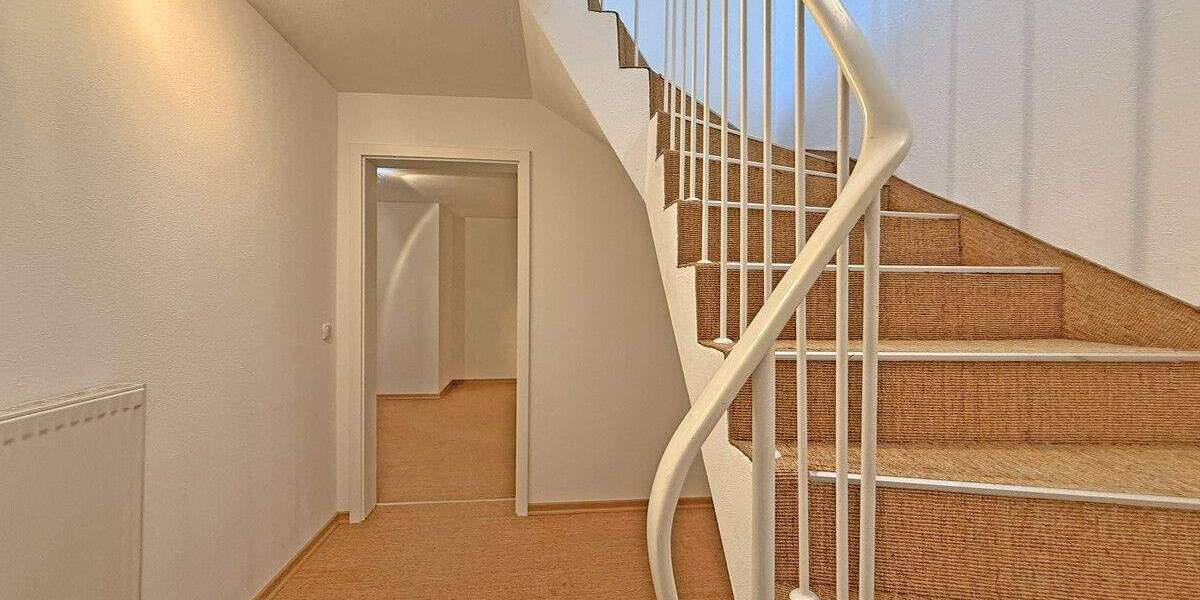 Doppelhaushälfte Neuried - 6 Zimmer, 135 m&sup2;, 2.820&euro; | Angebot:24656010