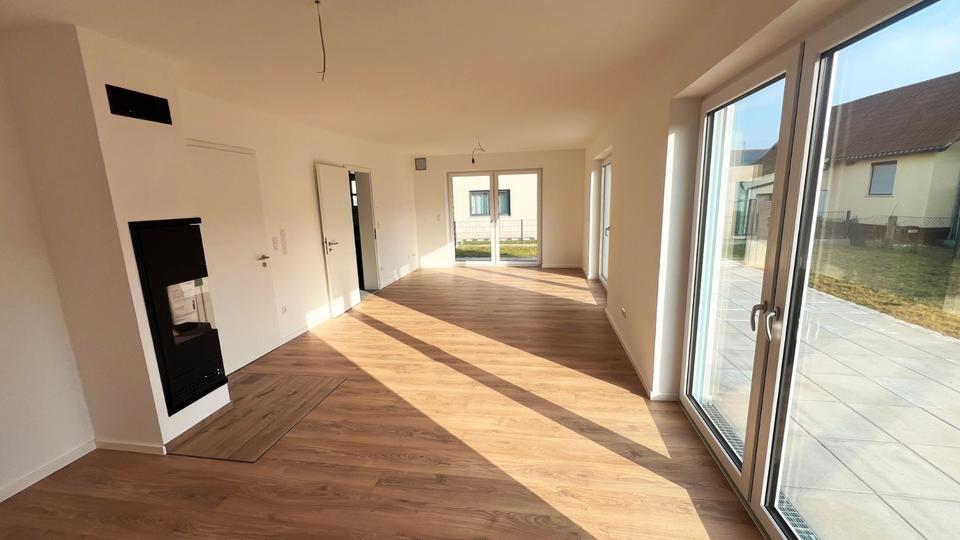 Einfamilienhaus Bodenwöhr - 5 Zimmer, 161 m&sup2;, 1.300&euro; | Angebot:25989342