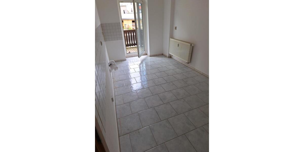 Erdgeschoßwohnung Döbeln - 2 Zimmer, 63 m&sup2;, 330&euro; | Angebot:26479203