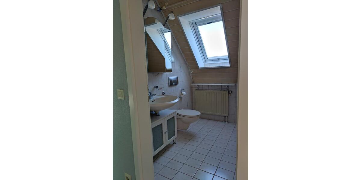 Dachgeschoßwohnung Butzbach - 5 Zimmer, 67 m&sup2;, 640&euro; | Angebot:25129107