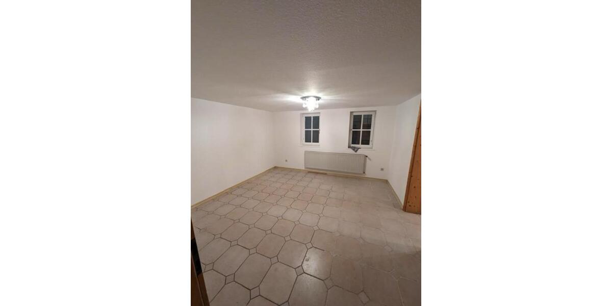 Erdgeschoßwohnung Bad Königshofen im Grabfeld - 3 Zimmer, 70 m&sup2;, 560&euro; | Angebot:24599994