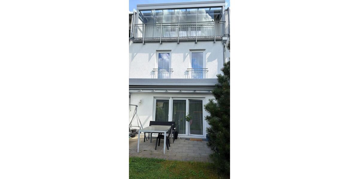 Reihenhaus München Trudering-Riem - 4 Zimmer, 170 m&sup2;, 4.500&euro; | Angebot:26675529