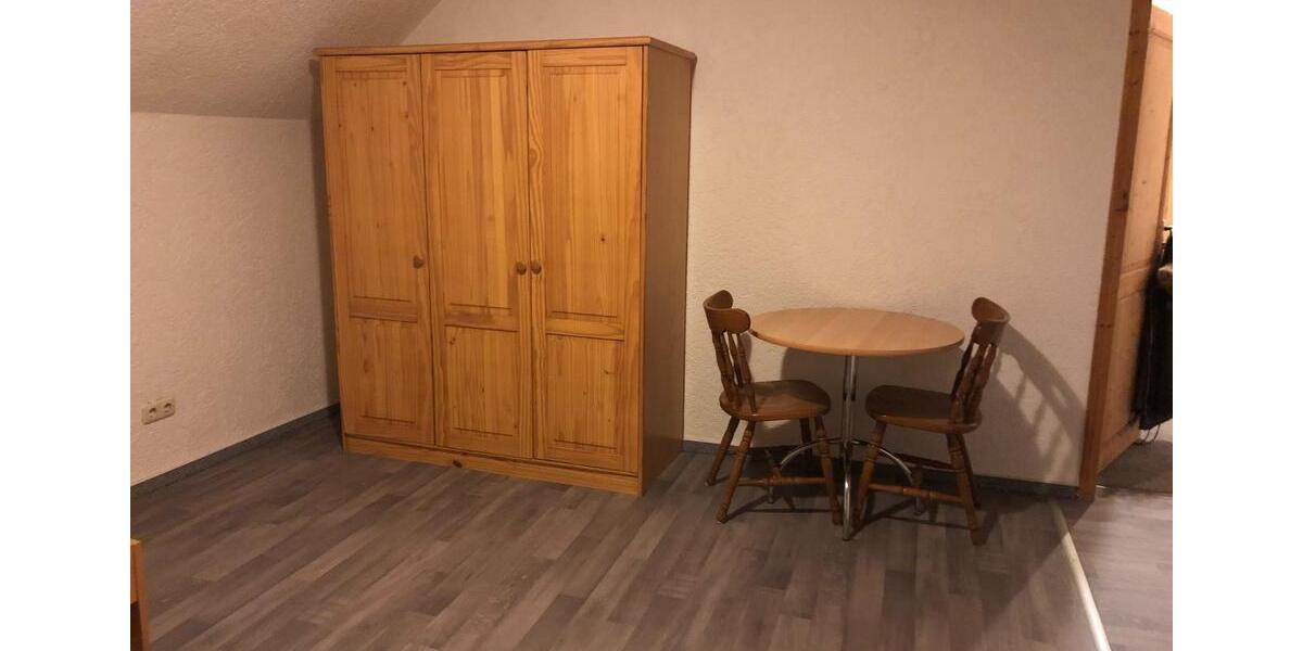 Dachgeschoßwohnung Ötzingen - 1 Zimmer, 25 m&sup2;, 435&euro; | Angebot:25343642