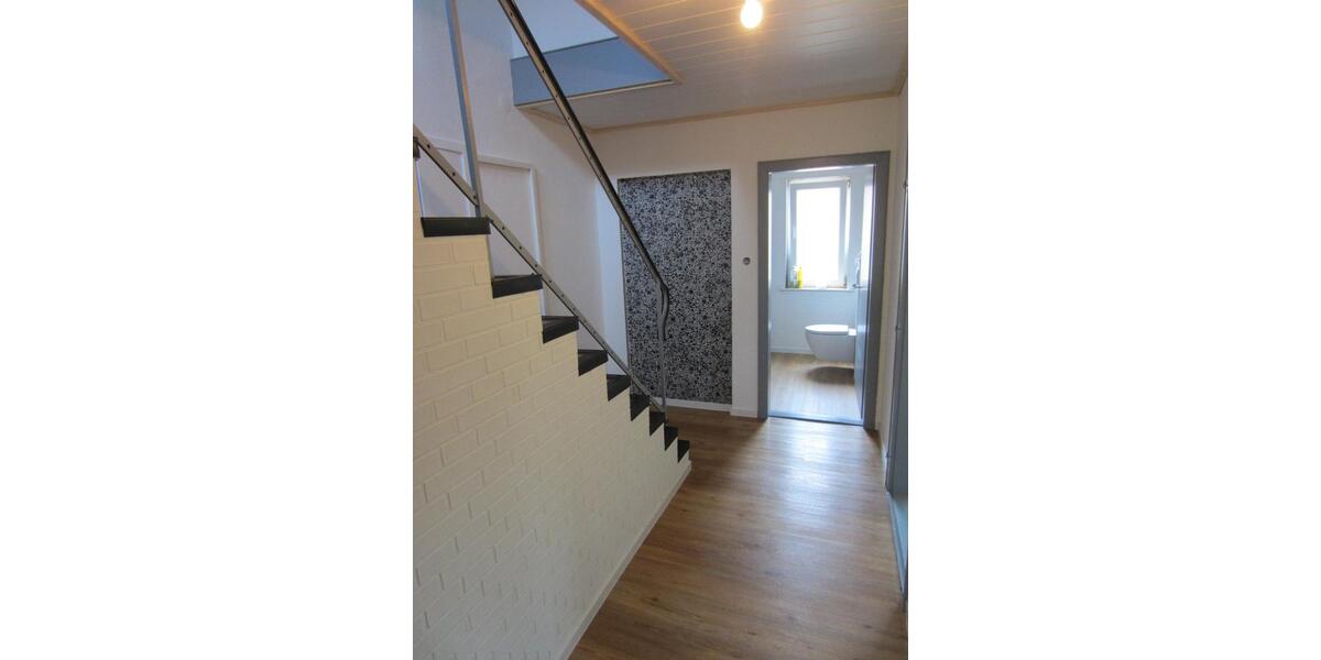 Einfamilienhaus Cadenberge - 3 Zimmer, 90 m&sup2;, 825&euro; | Angebot:25643736