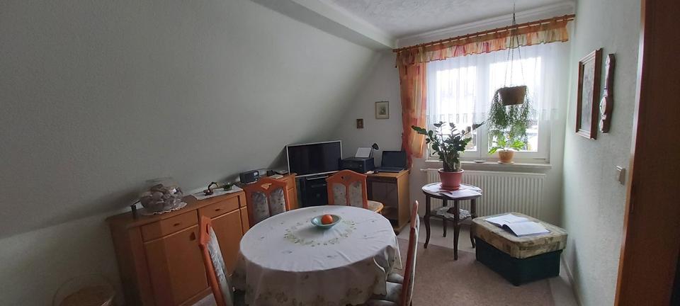 Helle und Ruhige 3-Raum-Wohnung im 2.OG (DG) 3 zimmer