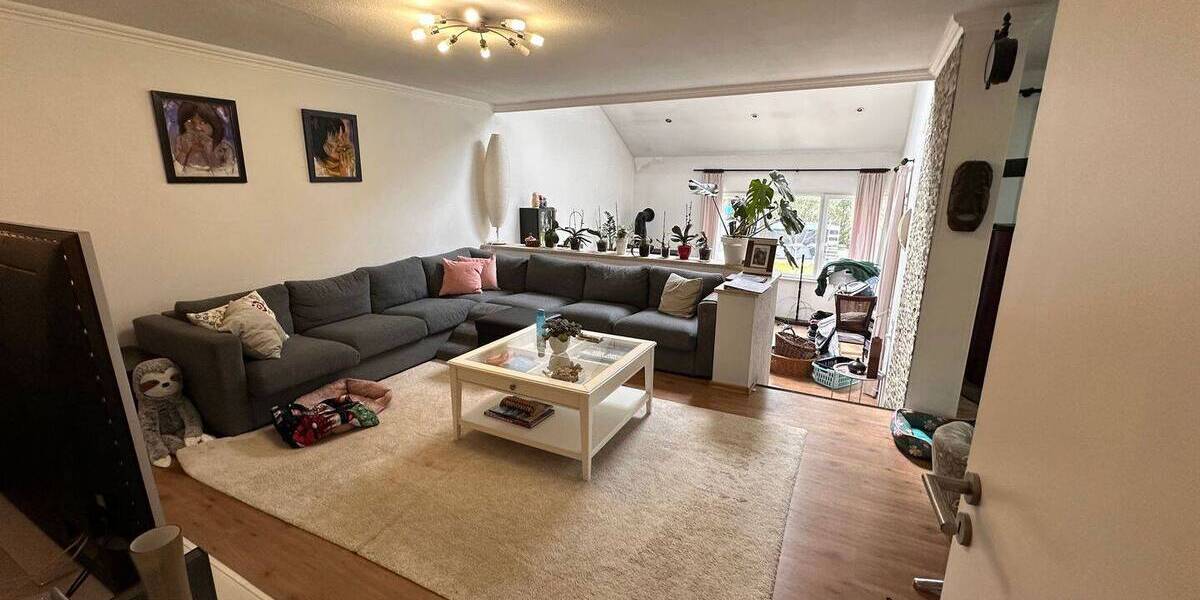 Einfamilienhaus Dittelbrunn Hambach - 1 Zimmer, 200 m&sup2;, 1.950&euro; | Angebot:26139240