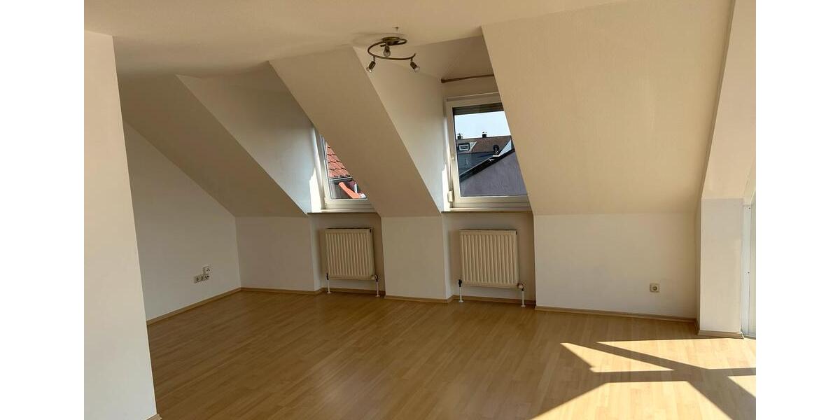Dachgeschoßwohnung Gunzenhausen - 2 Zimmer, 64 m&sup2;, 725&euro; | Angebot:25992298