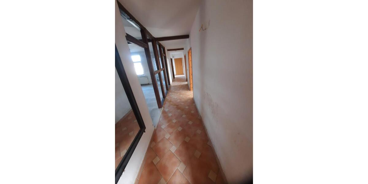 Dachgeschoßwohnung Eisenach - 4 Zimmer, 125 m&sup2;, 738&euro; | Angebot:25992448