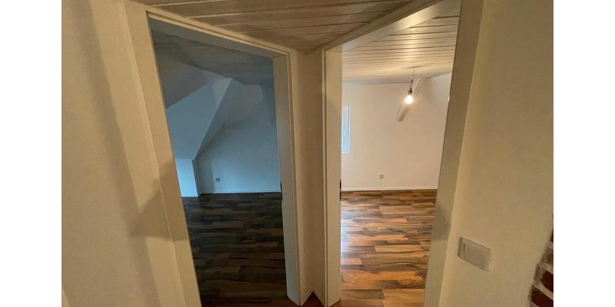 EFH, 5 ZKB , 140qm , 2 Bäder , 2 Parkplätze zu vermieten 2 zimmer