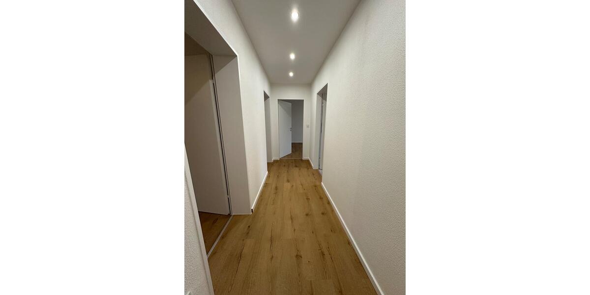 Hochparterre Weiden in der Oberpfalz - 3 Zimmer, 75 m&sup2;, 800&euro; | Angebot:25168437