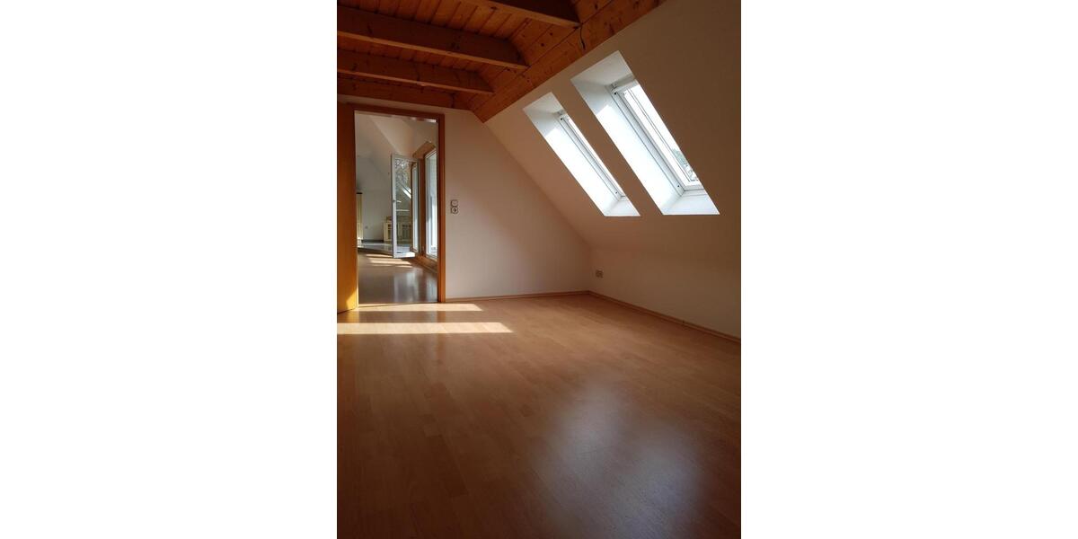 Dachgeschoßwohnung Hohenstein-Ernstthal Ernstthal - 3 Zimmer, 85 m&sup2;, 595&euro; | Angebot:25255010