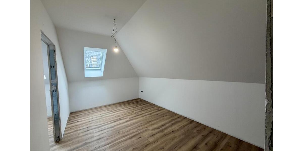 Dachgeschoßwohnung Papenburg - 3 Zimmer, 83 m&sup2;, 1.090&euro; | Angebot:26029987