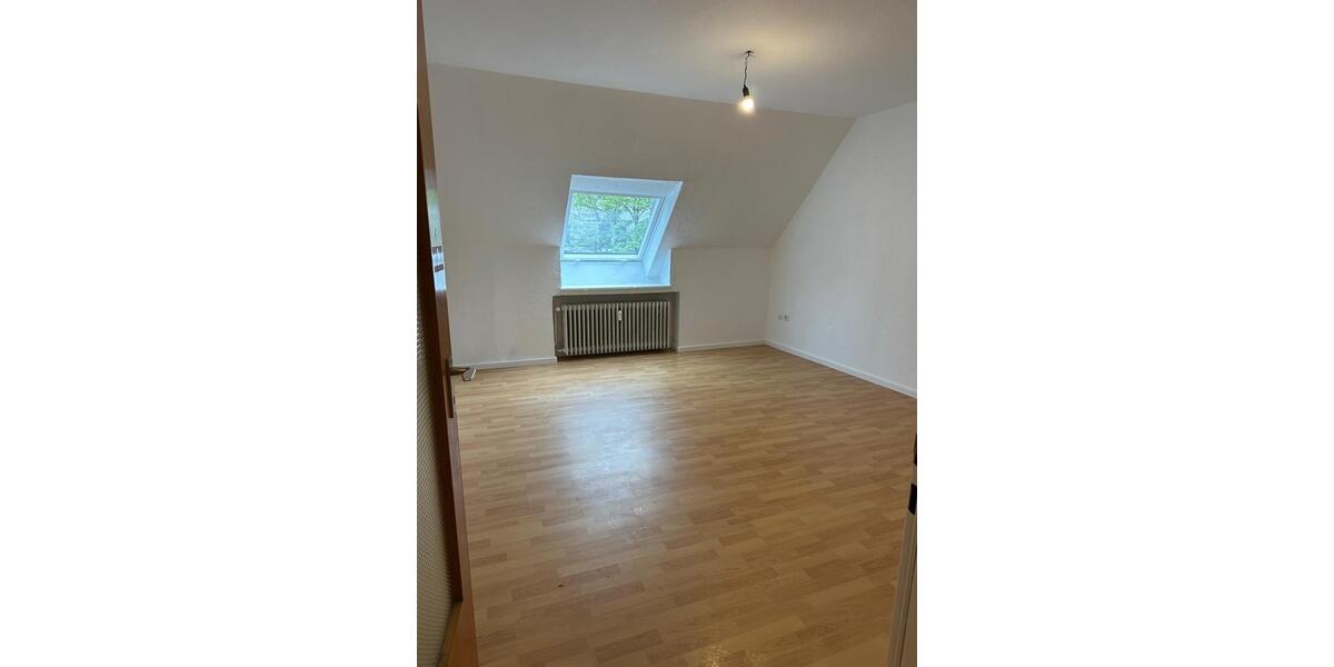 Dachgeschoßwohnung Gummersbach Hepel - 4 Zimmer, 94 m&sup2;, 622&euro; | Angebot:26561740